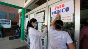 Paro en el sector salud en Santa Cruz por impago salarial