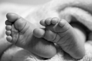 Infanticidio en Navidad: madre sumerge a su bebé en agua hirviendo