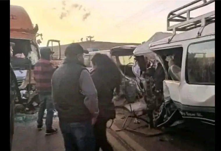 Accidente en carretera Oruro-La Paz deja tres muertos y cinco heridos