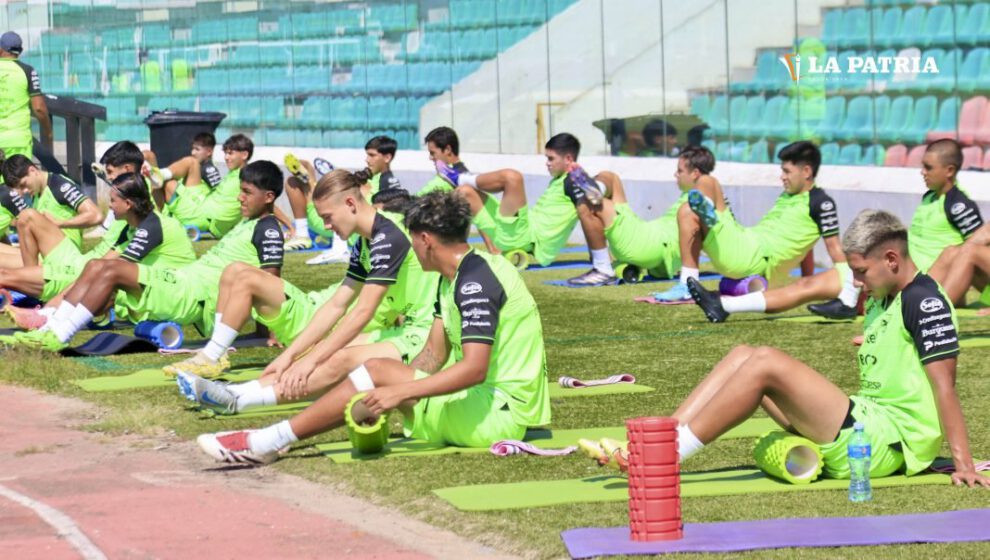Selección boliviana Sub-20 entrenando para el Campeonato Sudamericano