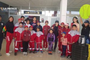 Entrenadora japonesa JICA béisbol Oruro
