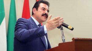 Manfred Reyes Villa inicia campaña electoral sin renunciar a la Alcaldía de Cochabamba