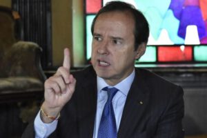 Jorge Tuto Quiroga sugiere cambiar la fecha de elecciones por el Bicentenario