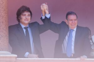 González Urrutia recibe apoyo en Buenos Aires