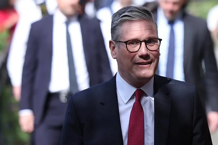 Keir Starmer defiende a Jess Phillips tras comentarios de Elon Musk