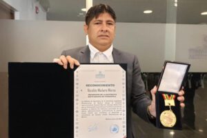 Reconocimiento a Nicolás Maduro por el diputado Rolando Cuéllar