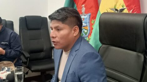 marcha por la vida y la economía desde Patacamaya hacia La Paz