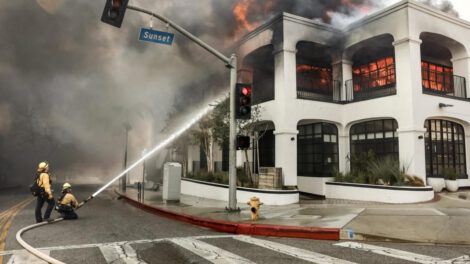 Incendios en Los Ángeles afectan Hollywood Hills y Paseo de la Fama