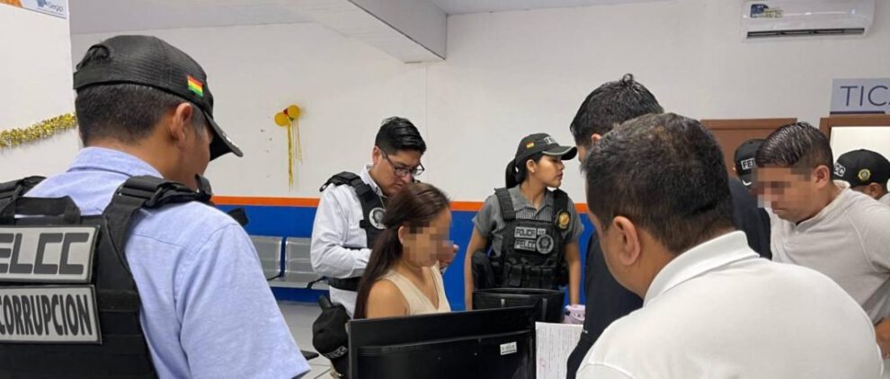 Funcionaria del Segip aprehendida en Santa Cruz