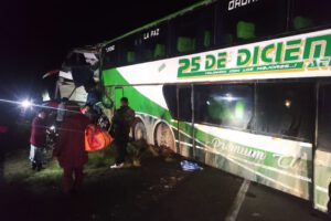 Colisión múltiple en la carretera Oruro-Potosí