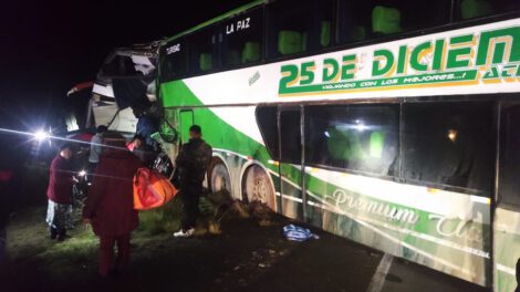 Colisión múltiple en la carretera Oruro-Potosí