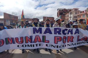 Marcha de seguidores de Evo Morales hacia la sede de Gobierno