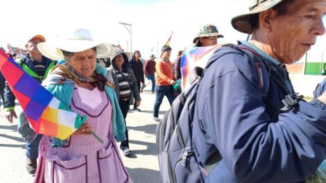 Aumento de cobros marcha evista