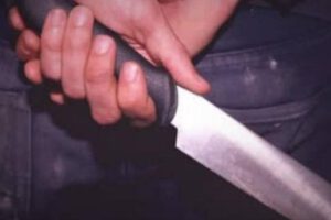 Hombre apuñalado en micro en Santa Cruz