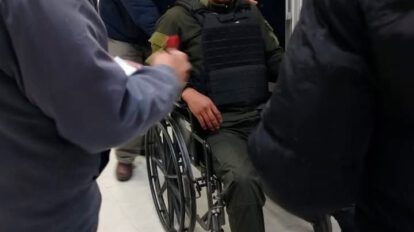 Emboscada a policías en camino a resguardar marcha evista