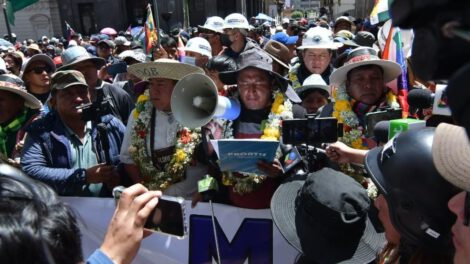 Agresión durante marcha en La Paz