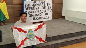 Senador Ticona inicia huelga de hambre por escaño perdido en Chuquisaca