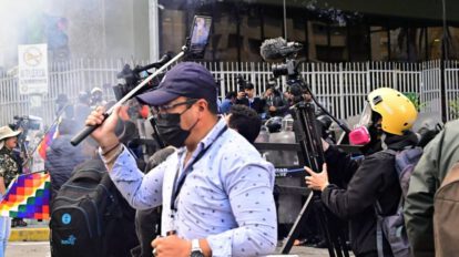 Ataque a periodistas en marcha evista