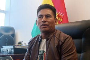 El diputado Gualberto Arispe presenta pruebas contra el exministro Lispergue por enriquecimiento ilícito