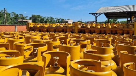 Contrabando de garrafas de gas desde Bolivia hacia Brasil