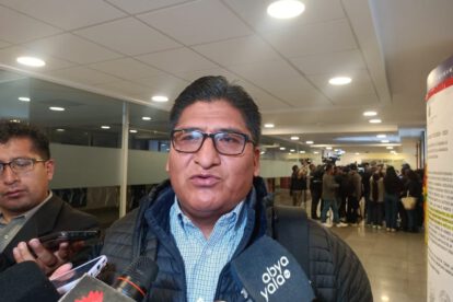 Aprobación de créditos por el diputado Andrés Flores