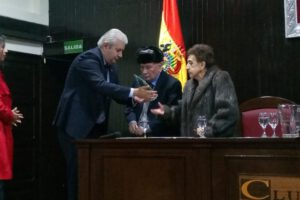 Homenaje a Graciela Pardo, Mario Vásquez y Víctor Aramayo por su legado en Oruro
