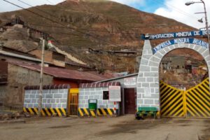 Instalaciones de la Empresa Minera Huanuni, en Oruro, relacionadas con el Impuesto sobre las Utilidades de las Empresas