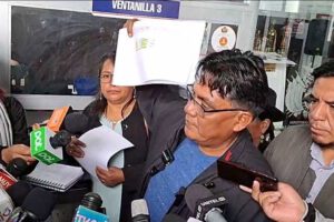 Héctor Arce denuncia a hijos del Presidente por legitimación de ganancias ilícitas