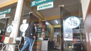 Irregularidades en compra de equipos médicos por la Caja Nacional de Salud