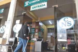 Irregularidades en compra de equipos médicos por la Caja Nacional de Salud