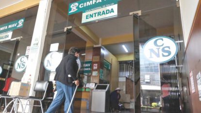 Irregularidades en compra de equipos médicos por la Caja Nacional de Salud