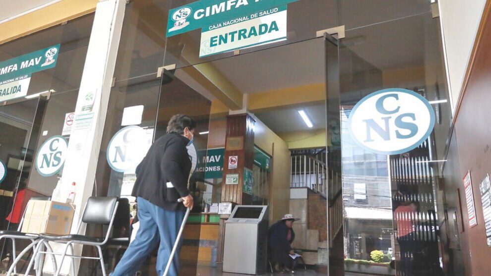 Irregularidades en compra de equipos médicos por la Caja Nacional de Salud