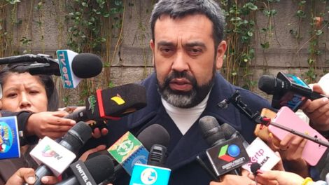 El viceministro Álvaro Ruiz defiende el modelo económico ante críticas empresariales