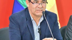 Denuncia al Ministro de Educación, Omar Veliz
