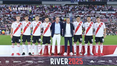 River Plate 2025 presenta su modelo con cuatro campeones del mundo