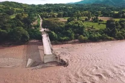 Lluvias en Chuquisaca causan destrucción del puente Monteagudo - Huacareta