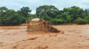 Estado de desastre en Monteagudo por desborde del río San Miguel