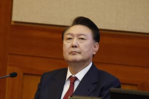 Yoon Suk-yeol bajo investigación por ley marcial