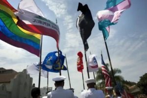 Trump ordena recluir a mujeres trans en prisiones masculinas