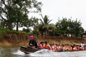 Rescate de migrantes asiáticos en el Caribe colombiano