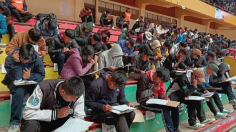 Examen de ingreso a las escuelas de maestros en Oruro