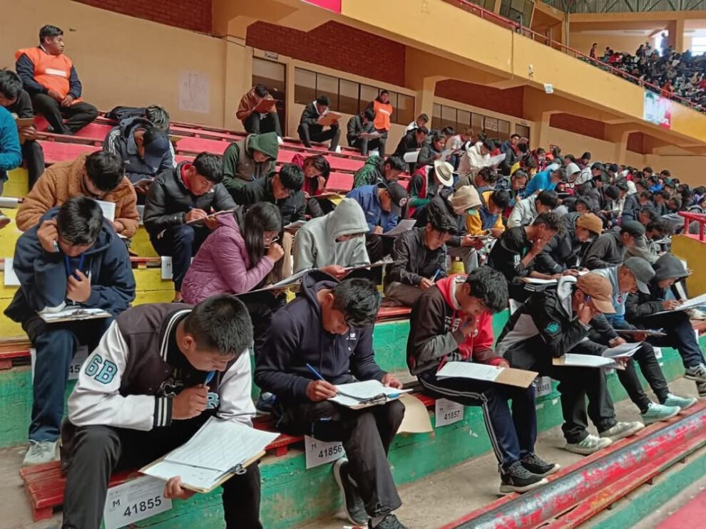 Examen de ingreso a las escuelas de maestros en Oruro