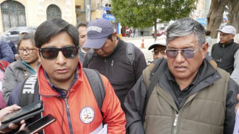 Gran marcha de la orureñidad convocada por Fedjuve en Oruro