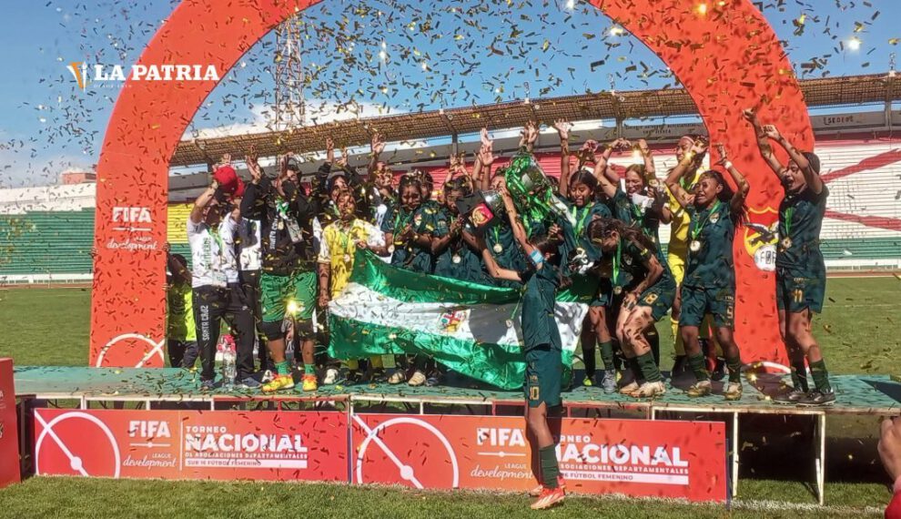 Santa Cruz campeón del torneo nacional de fútbol U-16 damas