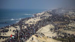 Desplazamiento de palestinos en Gaza hacia sus hogares