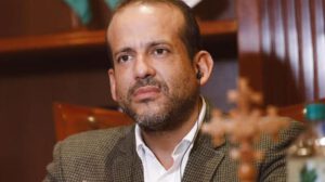 Camacho acusa al MAS de promover la violencia y lucha armada en Bolivia