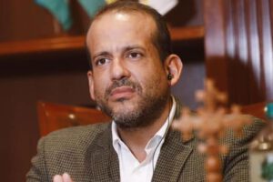 Camacho acusa al MAS de promover la violencia y lucha armada en Bolivia