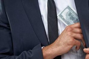 Desvío de fondos en Santa Cruz