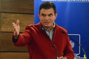 Rodrigo Paz Pereira propone romper con el Estado tranca