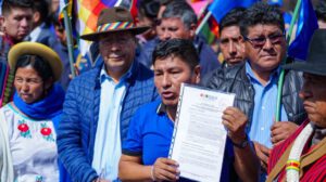 Andrónico Rodríguez puede postular sin permiso de nadie